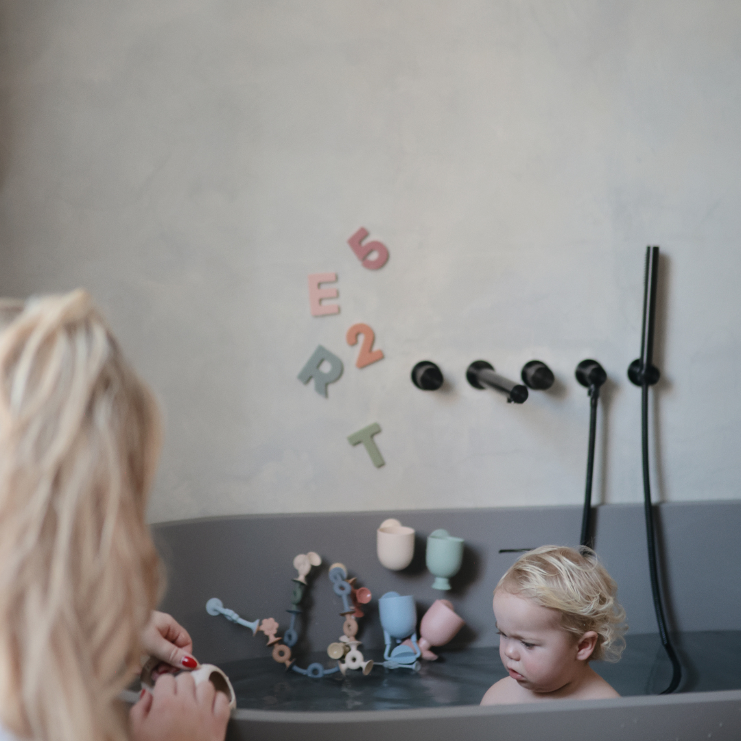 MUSHIE Pour and Play Bath Set