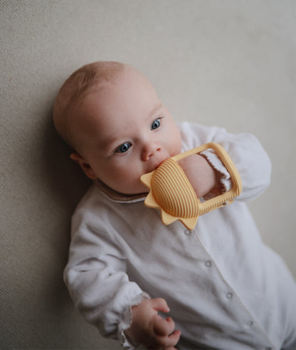 MUSHIE No Drop Teether