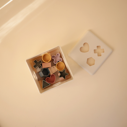 MUSHIE Shape Sorting Box