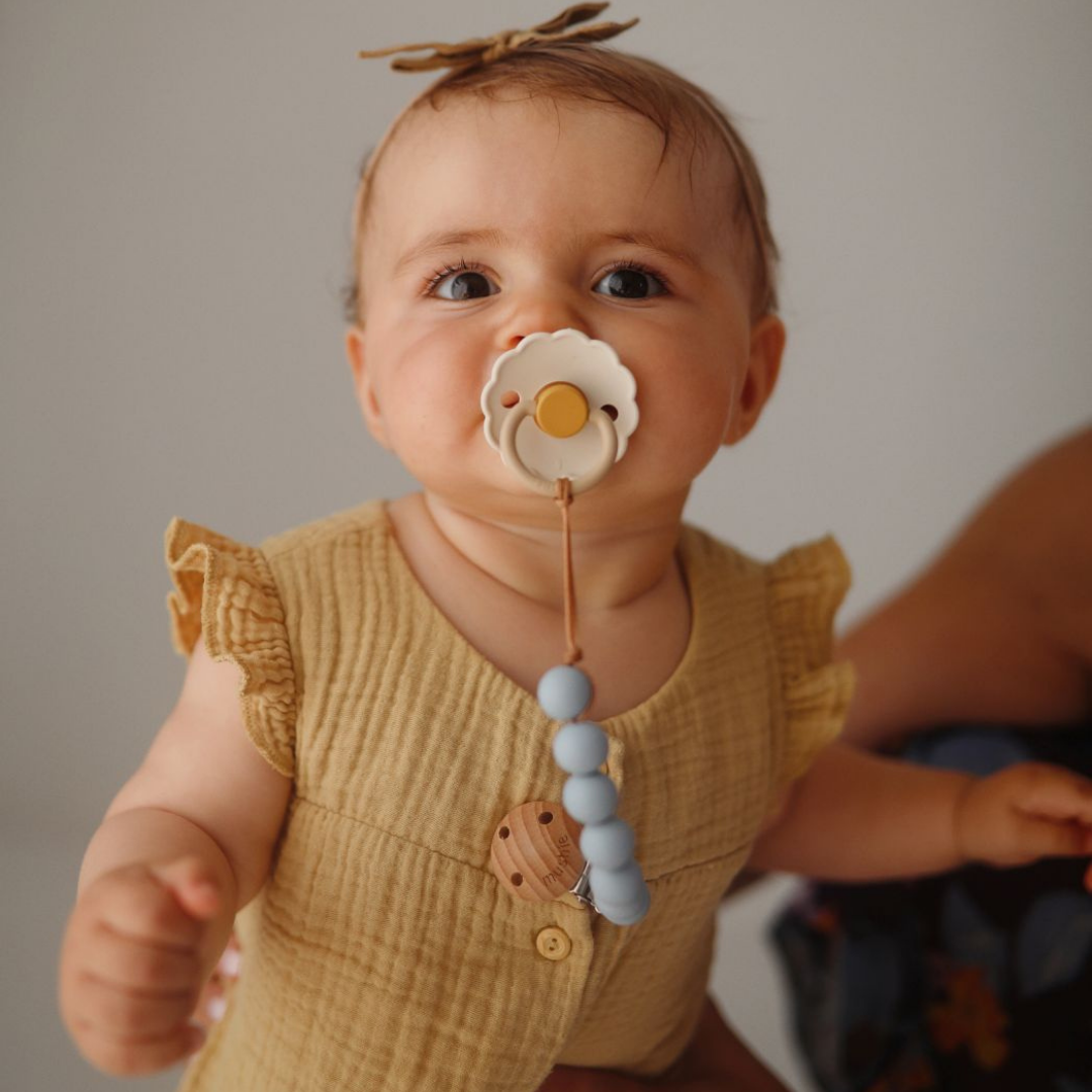 FRIGG Daisy Rubber Baby Pacifier (Single Pack)