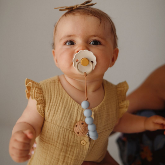 FRIGG Daisy Rubber Baby Pacifier (Single Pack)