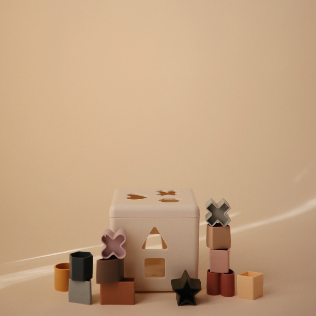 MUSHIE Shape Sorting Box