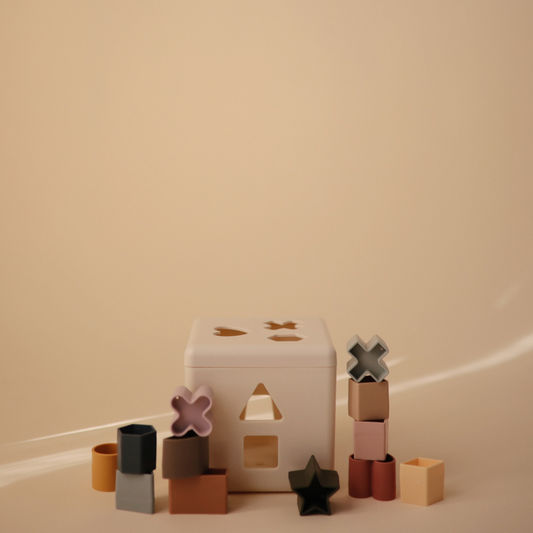 MUSHIE Shape Sorting Box