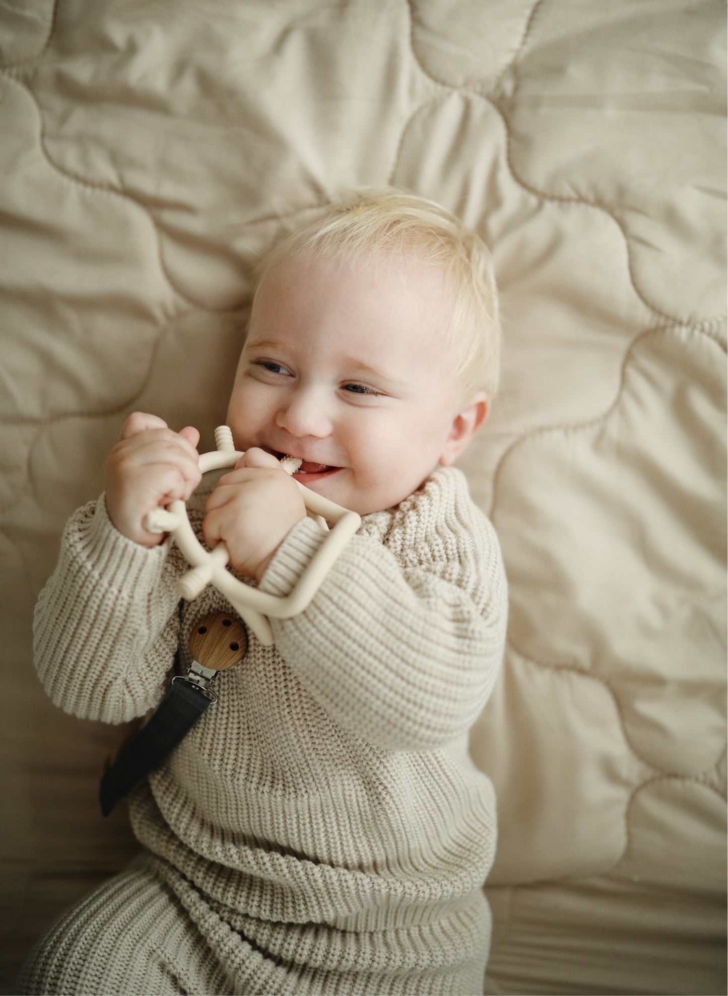 MUSHIE No Drop Teether