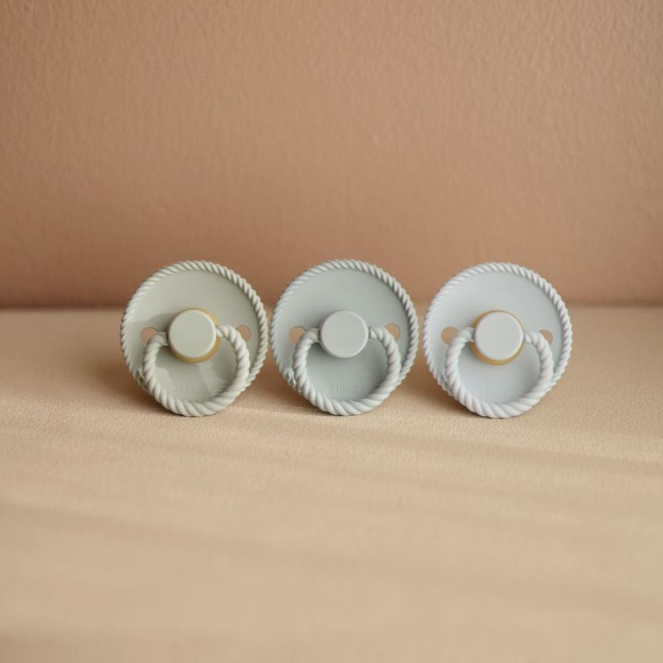 FRIGG Rope Natural Rubber Baby Pacifier (Single Pack)