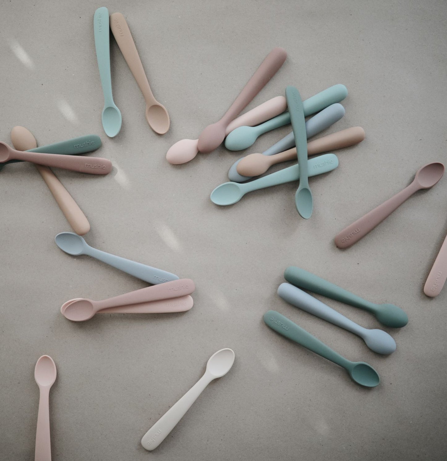 MUSHIE Silicone Feeding Spoons 2-Pack