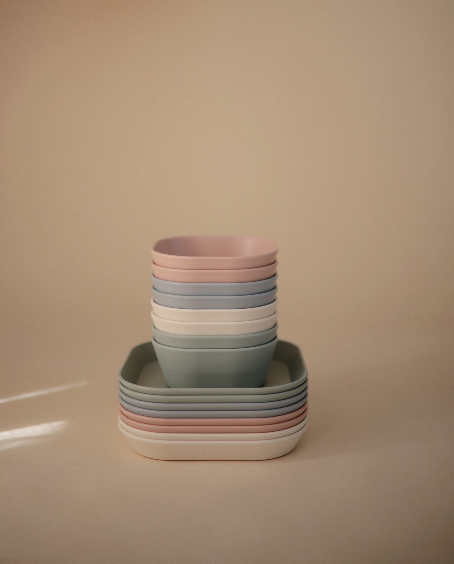 MUSHIE Square Dinnerware Plates, Set of 2