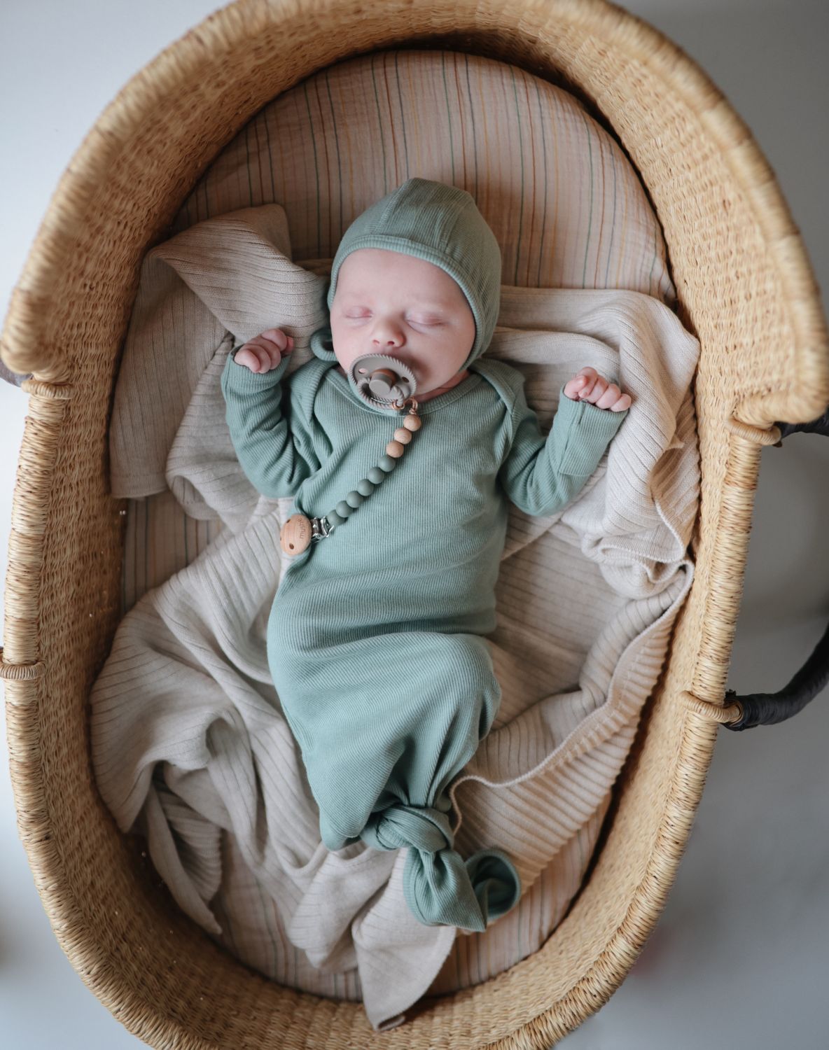 MUSHIE Clothing Ribbed Knotted Baby Gown