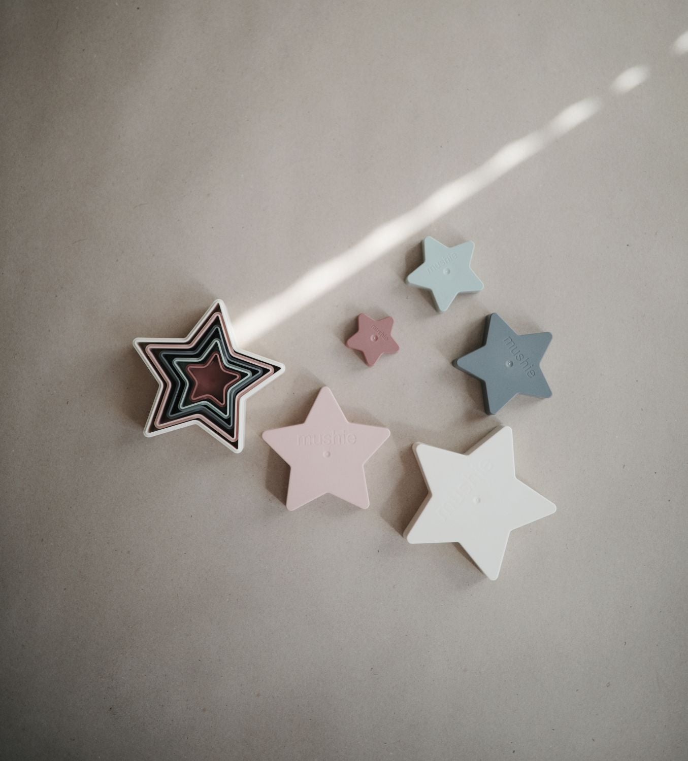 MUSHIE Nesting Stars Toy