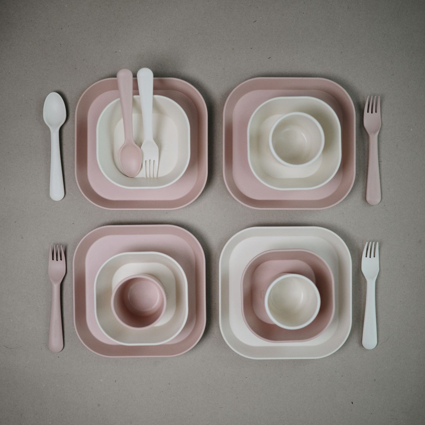 MUSHIE Square Dinnerware Plates, Set of 2