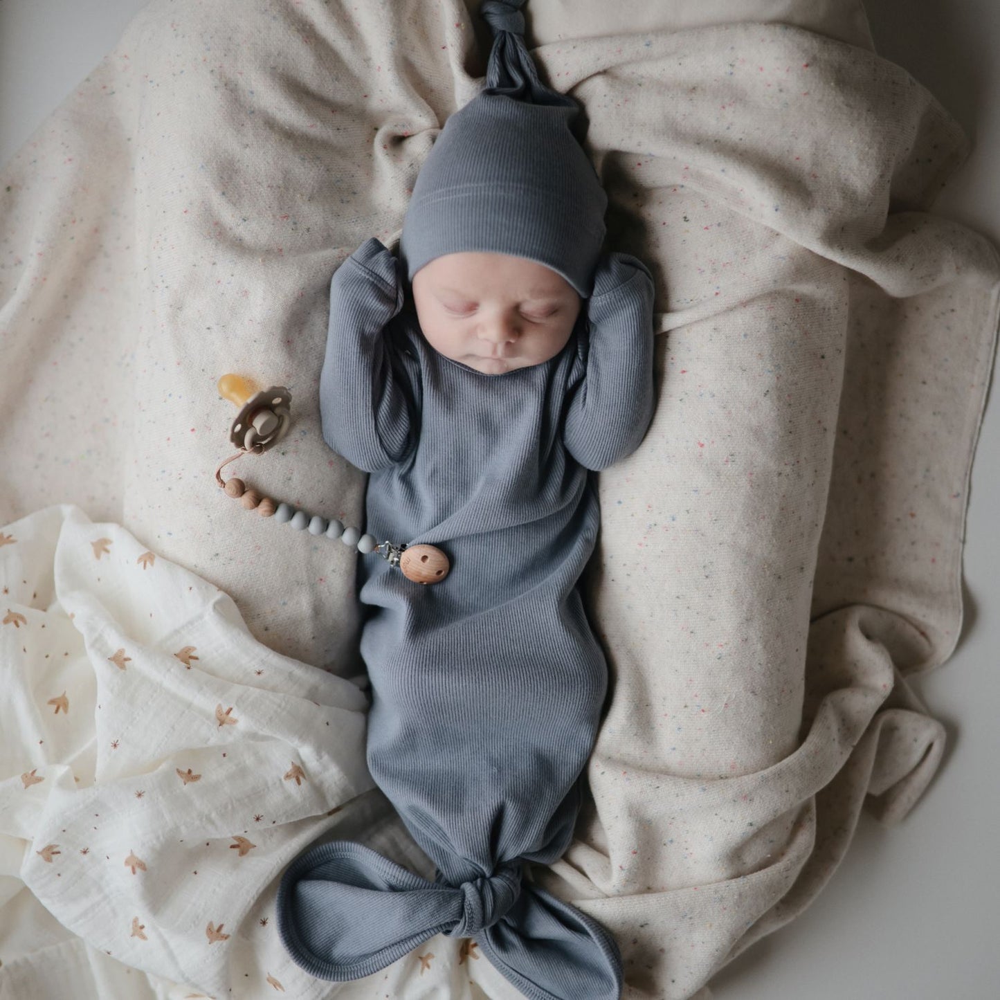 MUSHIE Clothing Ribbed Knotted Baby Gown