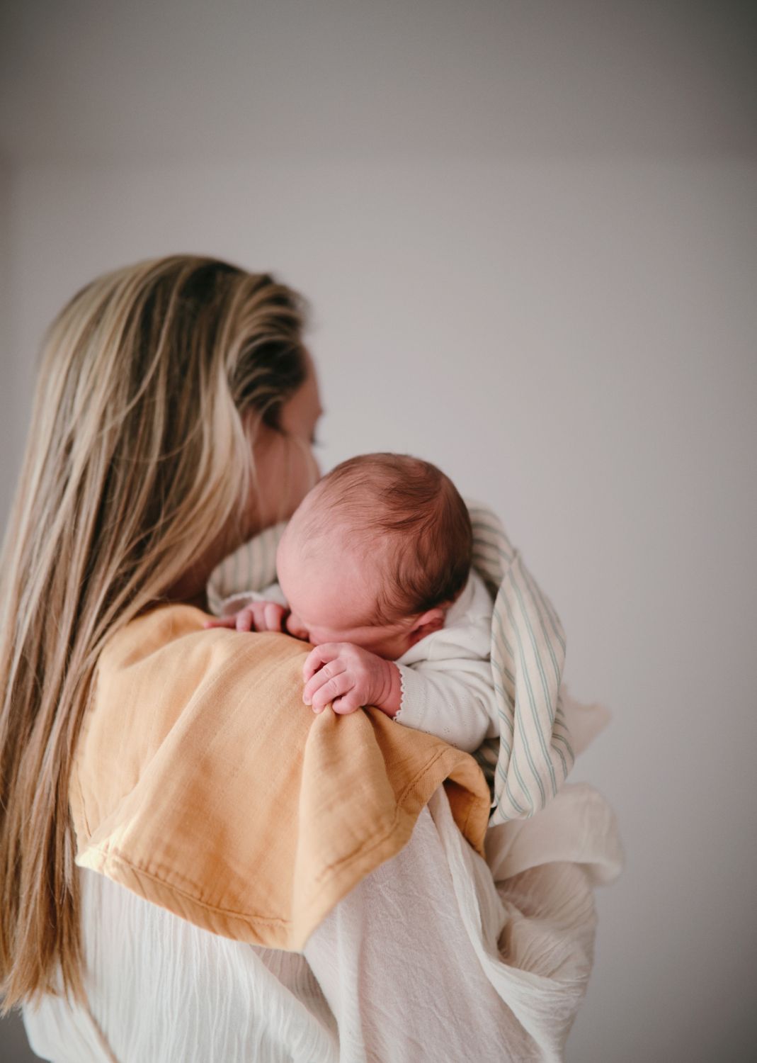 MUSHIE Muslin Swaddle Blanket