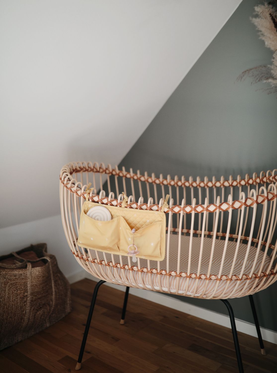 MUSHIE Crib Storage Pocket