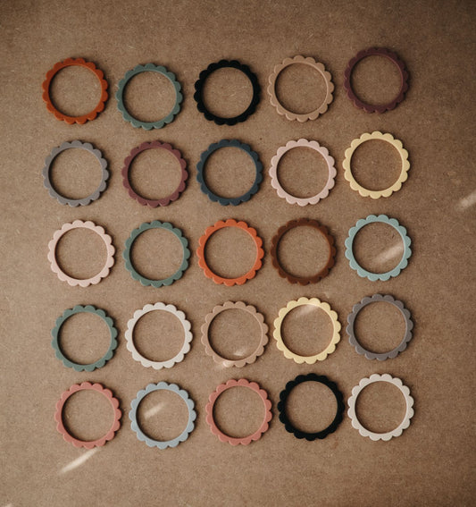 MUSHIE Flower Teether Bracelet