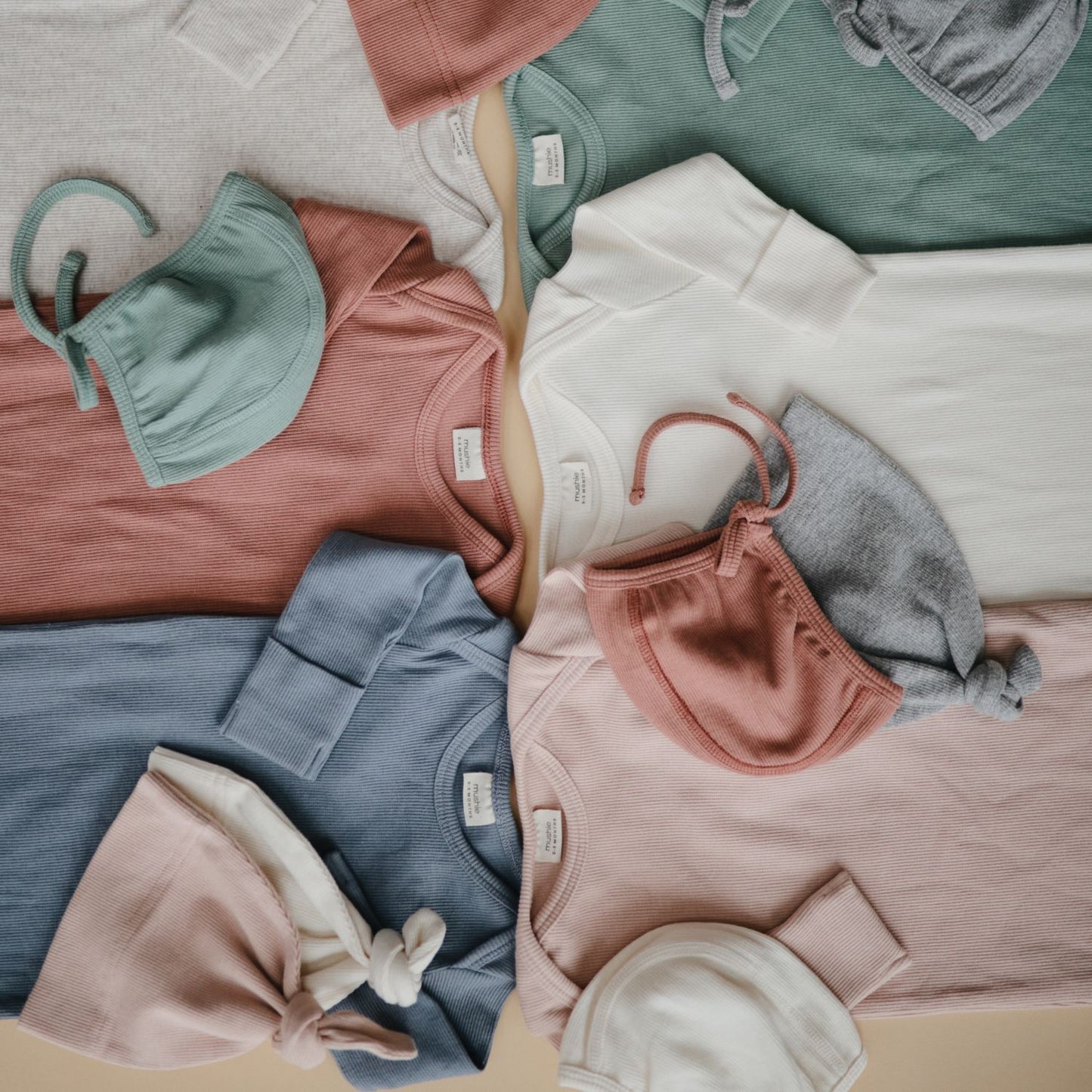 MUSHIE Clothing Ribbed Knotted Baby Gown