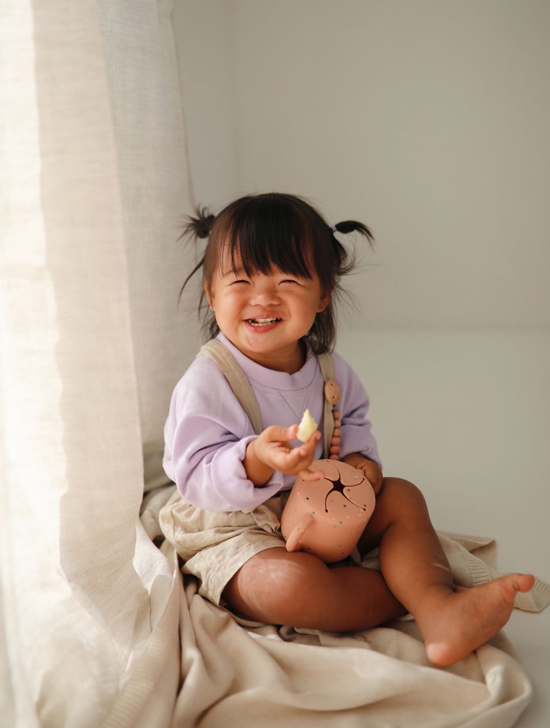 MUSHIE Silicone Snack Cup