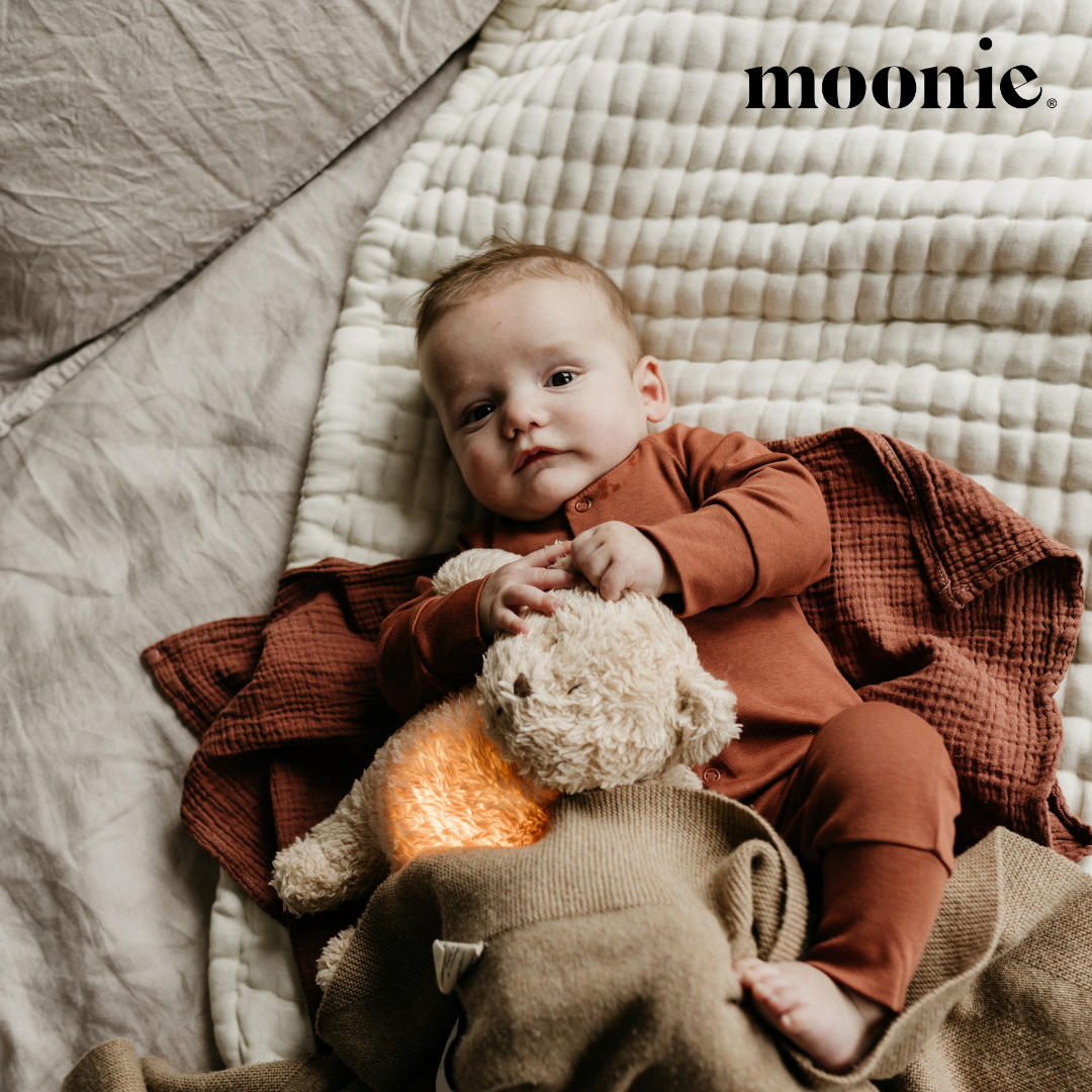 Moonie Organic Humming Bear Sand Baby Sleep Aid with Smart Cry Detector